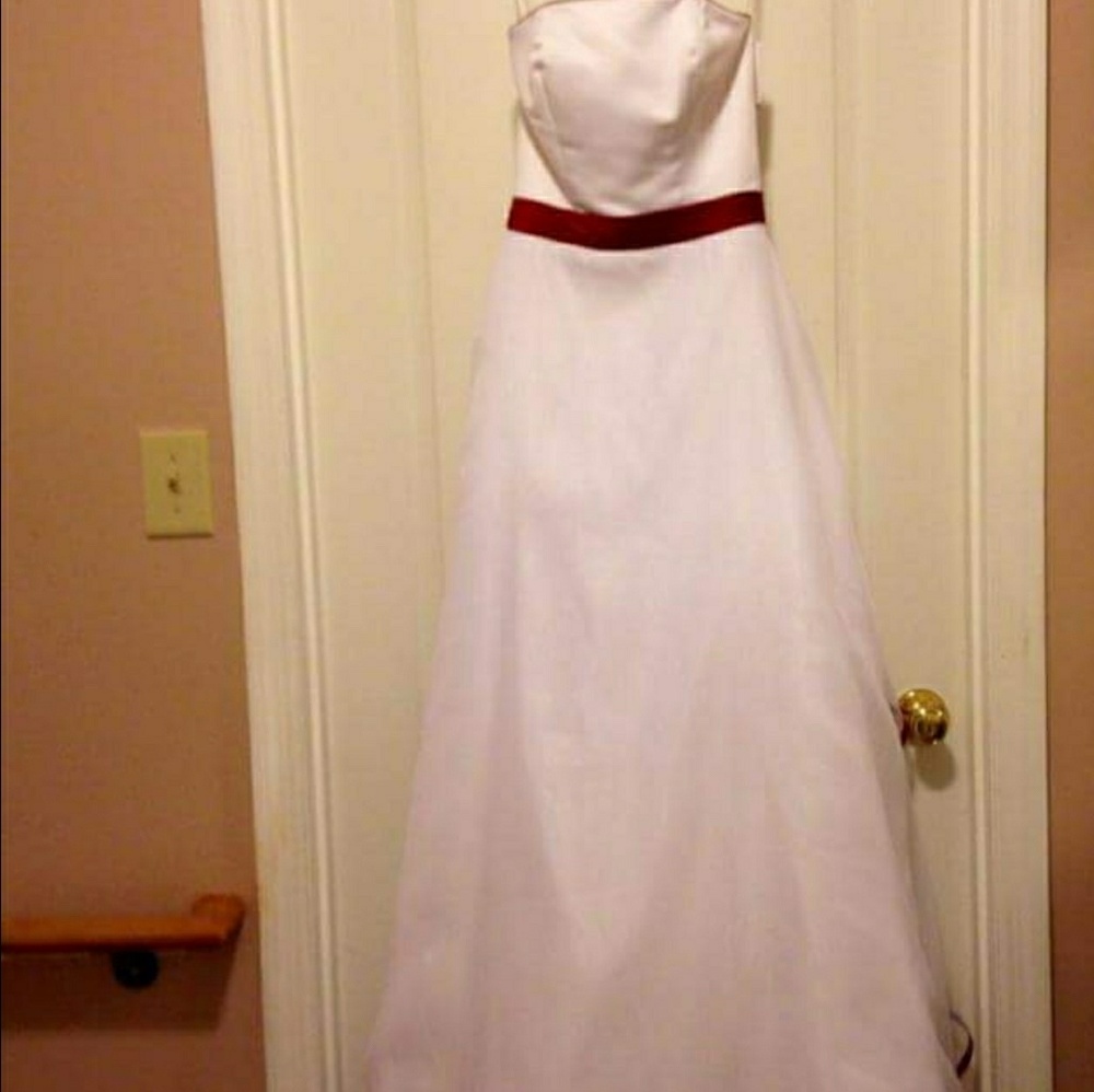 Davids Bridal wedding dress Size 4